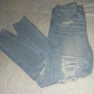 American Eagle light wash skinny jeans